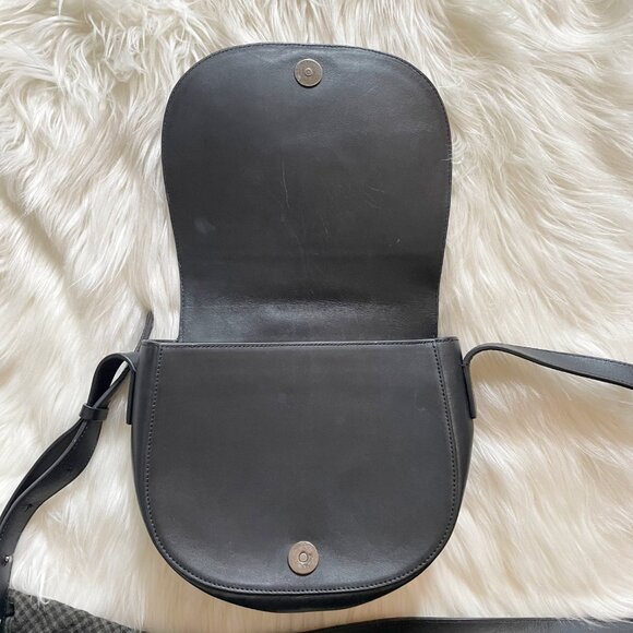 Vince Black White Modern V Python Embossed Leather Crossbody Purse Bag - Picture 6 of 9